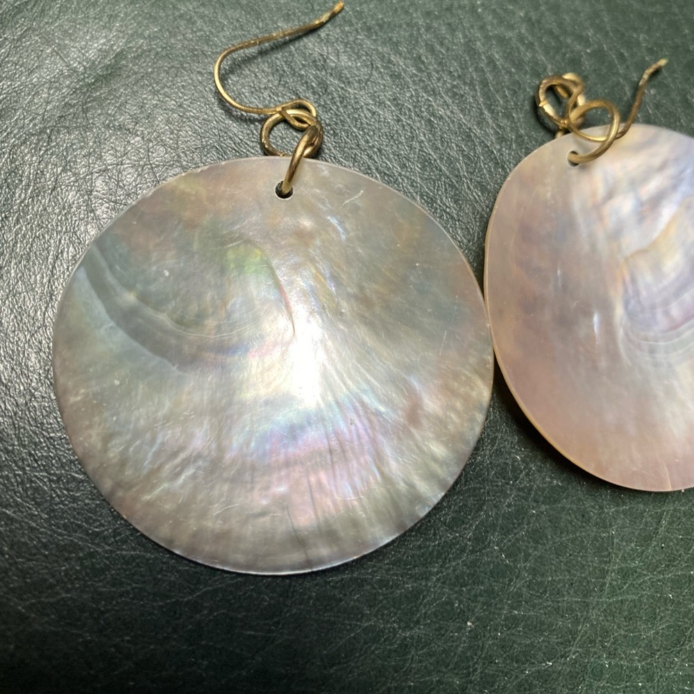 Shell drop earrings - Picture 2 of 8